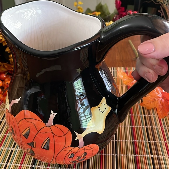 Fun Halloween Decor Pitcher With 3 Jack ‘o Lanterns and 2 Ghosts - Picture 3 of 12